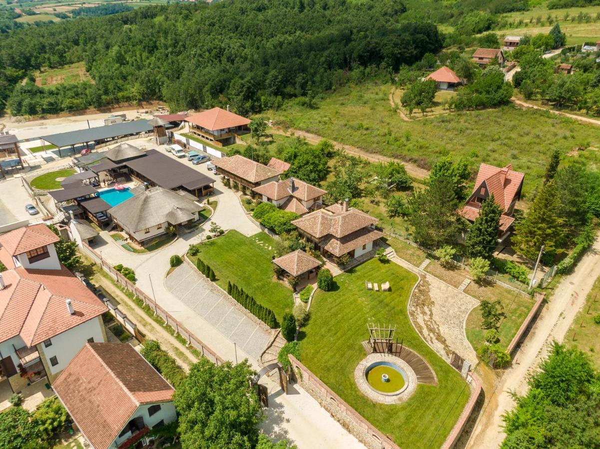 Woodland Resort Kragujevac Esterno foto